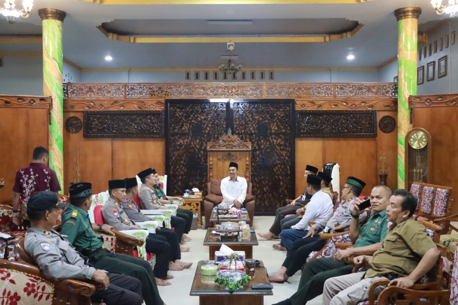 Soliditas TNI - Polri di Nganjuk Jalin Silaturahmi Sambangi Sejumlah Ponpes