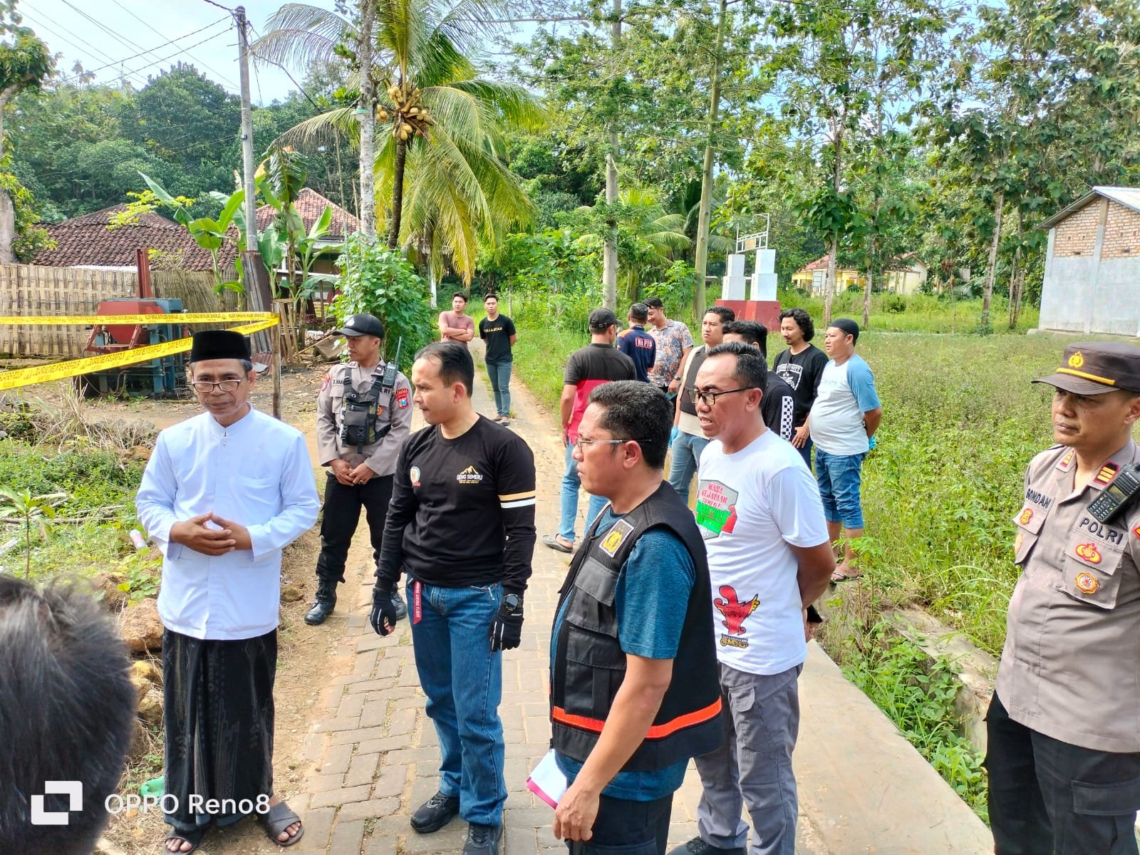 Polres Sumenep Datangkan Tim Labfor Polda Jatim Olah TKP di Kantor MWC NU