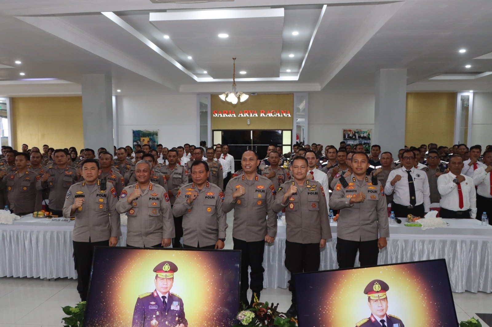 Kapolda Jatim Ingatkan Pentingnya Sinergitas dan Soliditas TNI Polri Untuk Kamtibmas