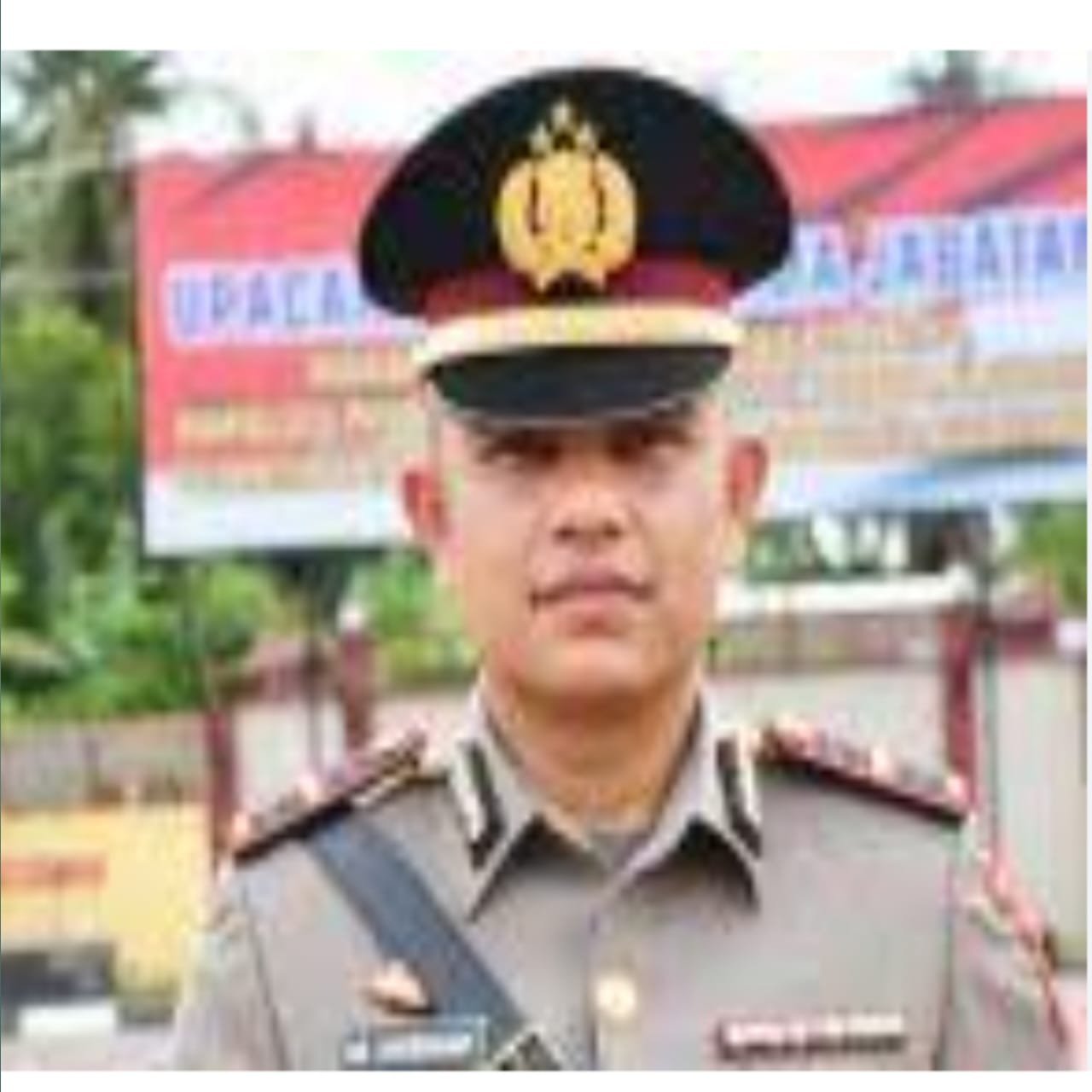 Penipu Berkedok Mengatasnamakan kapolsek Peureulak Barat di profil