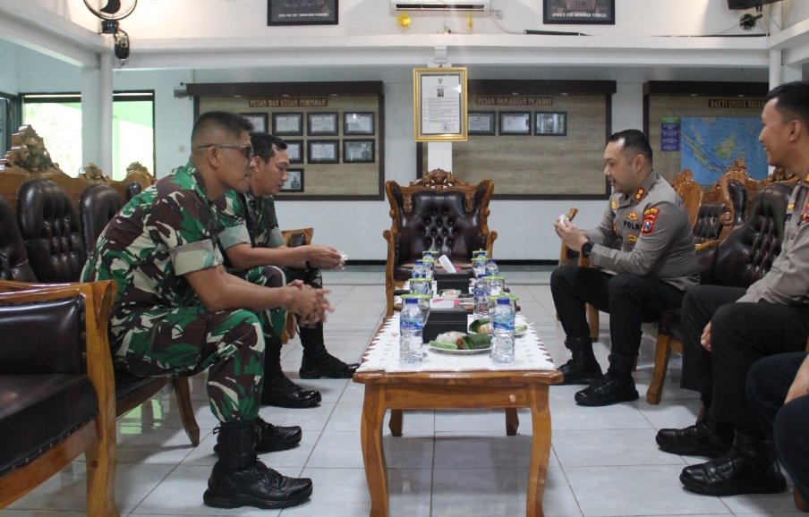 Perkuat Sinergitas TNI - Polri Kapolres Kediri Kota Kunjungi Markas Brigif 16 Wirayudha