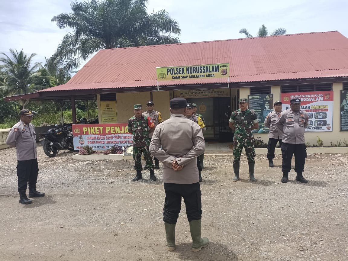 Demi Terciptanya Keamanan Dan Ketertiban Di desa Senergitas TNI -Polri Bentuk Pos Kamling