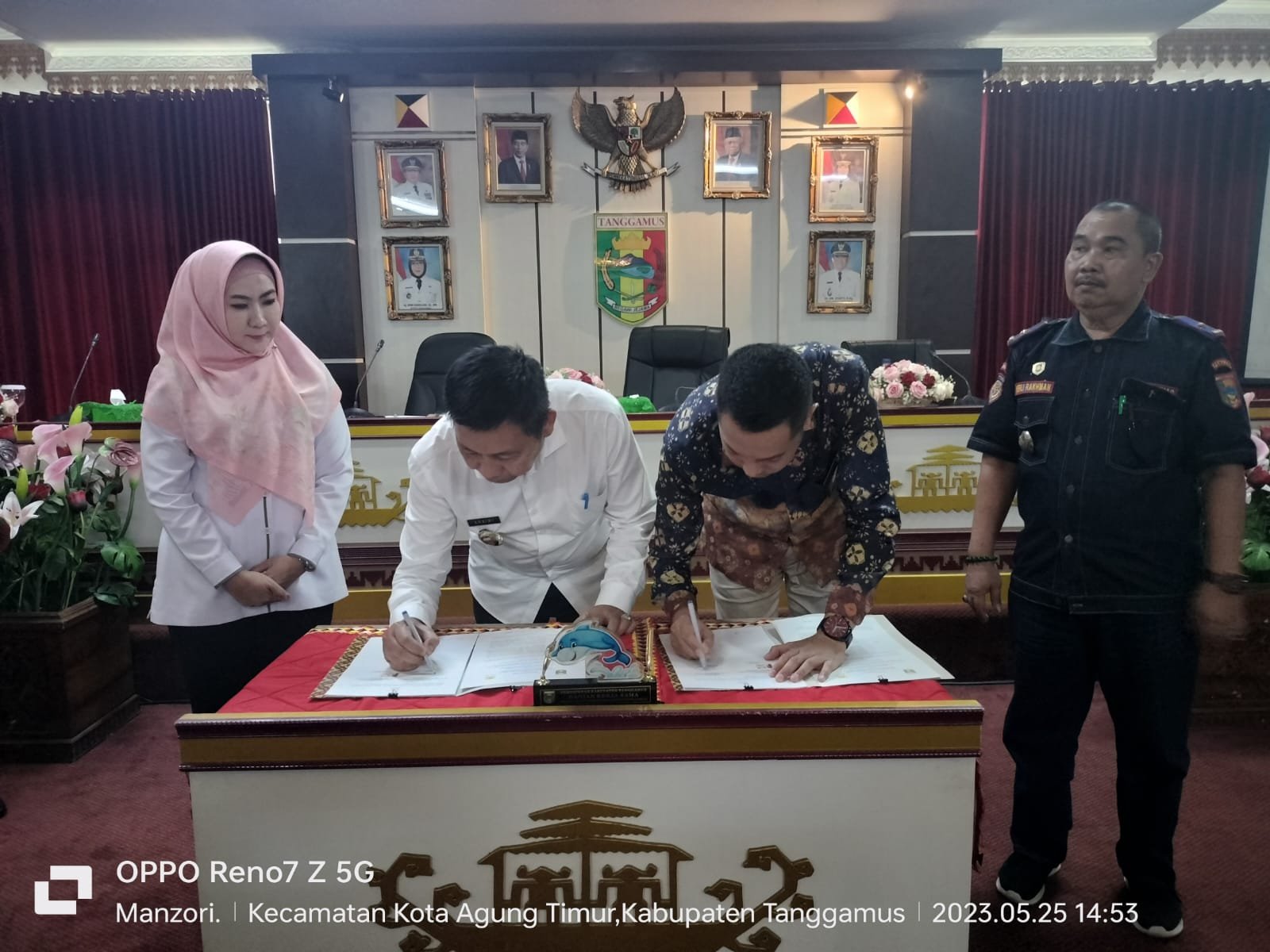 Penandatanganan Nota Kesepahaman (MoU) Dan Perjanjian Kerjasama Antara Pemda Tanggamus Dan PT. PLN