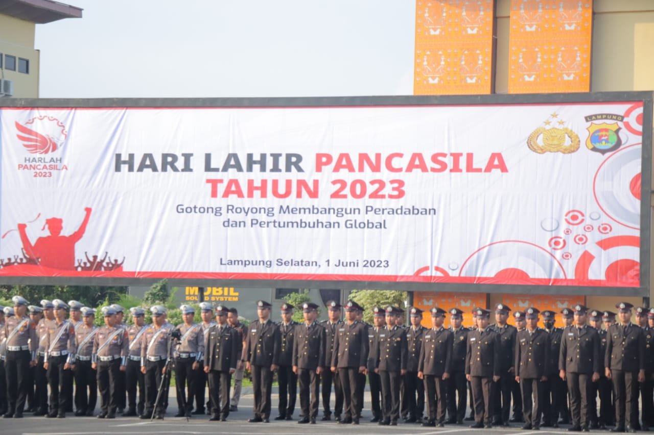 Kapolda Lampung Pimpin Upacara Peringatan Hari Lahir Pancasila