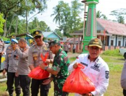 Sambut HUT Bhayangkara Ke 77 Tahun Polres Tanggamus Dan Kodim 0424/ TGM Lakukan Baksos Bersama Masyarakat
