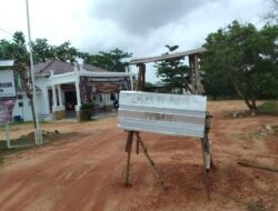 Aksi Protes Masyarakat Dengan Melakukan Blokade Jalan di Kantor KPU Sampai Saat Ini Belum Ada Penyelesaian Oleh Pihak Pemerintah Bangka Selatan