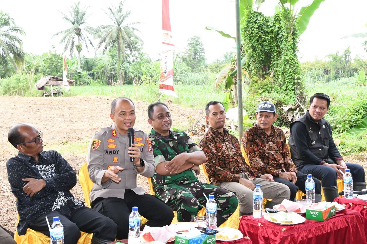 Jumat Curhat Kapolres Aceh Timur Bersama Petani di Ranto Peureulak
