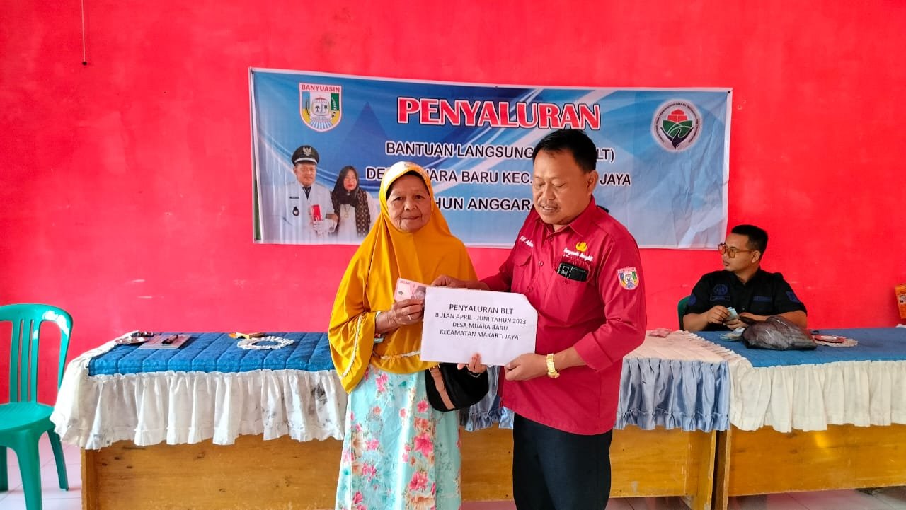 Pemerintah Desa Muara Baru Salurkan BLT Dana Desa Tahap Ke Dua Bagi Masyarakat