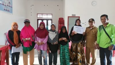 25 Keluarga Penerima Manfaat Terima Realisasi BLT DD Air Solok Batu Tahap II 2023