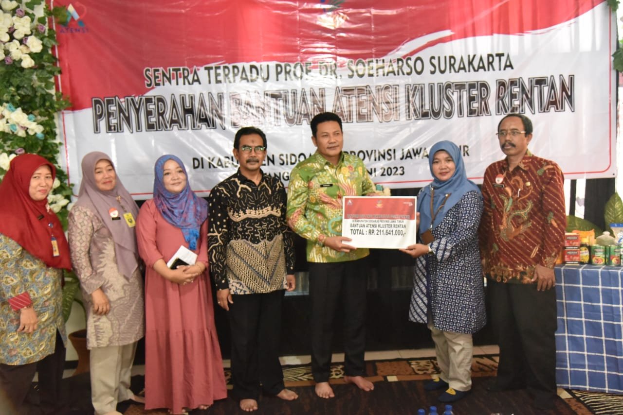Wabup Sidoarjo Serahkan Bantuan ATENSI kepada 235 Orang Penderita HIV/AIDS