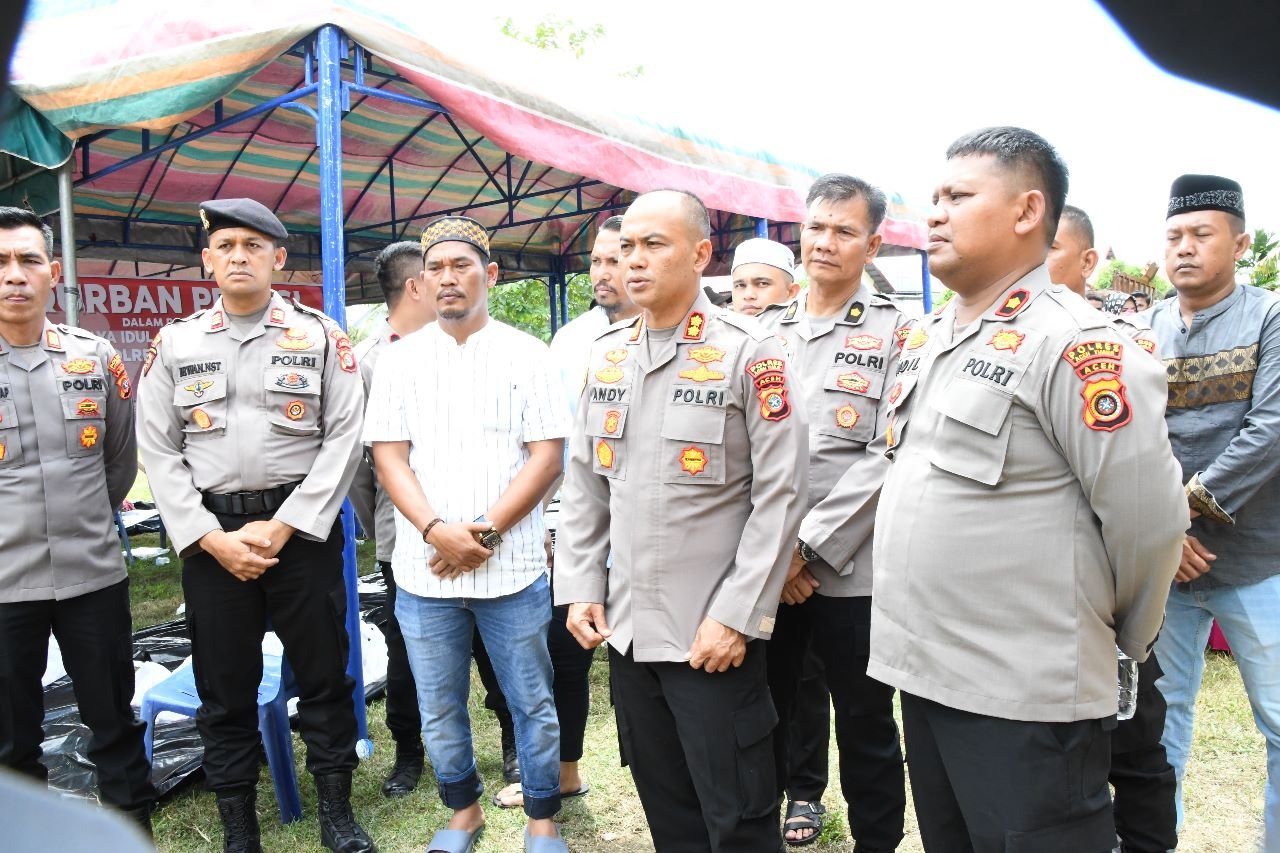 Qurban Presisi, Polres Aceh Timur Bagikan Daging Kepada Anak Yatim dan Warga Kurang Mampu