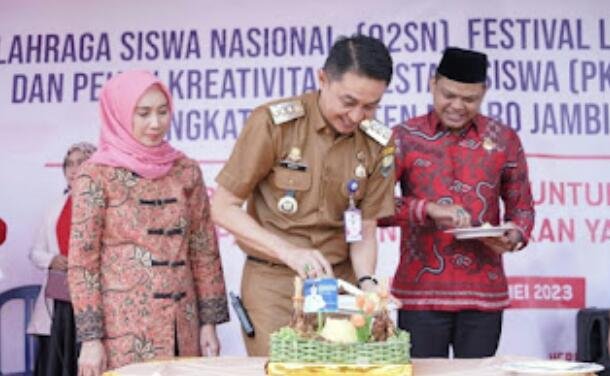 Ketua DPRD Muaro jambi hadiri undangan pembukaan O2SN dan FL2SN