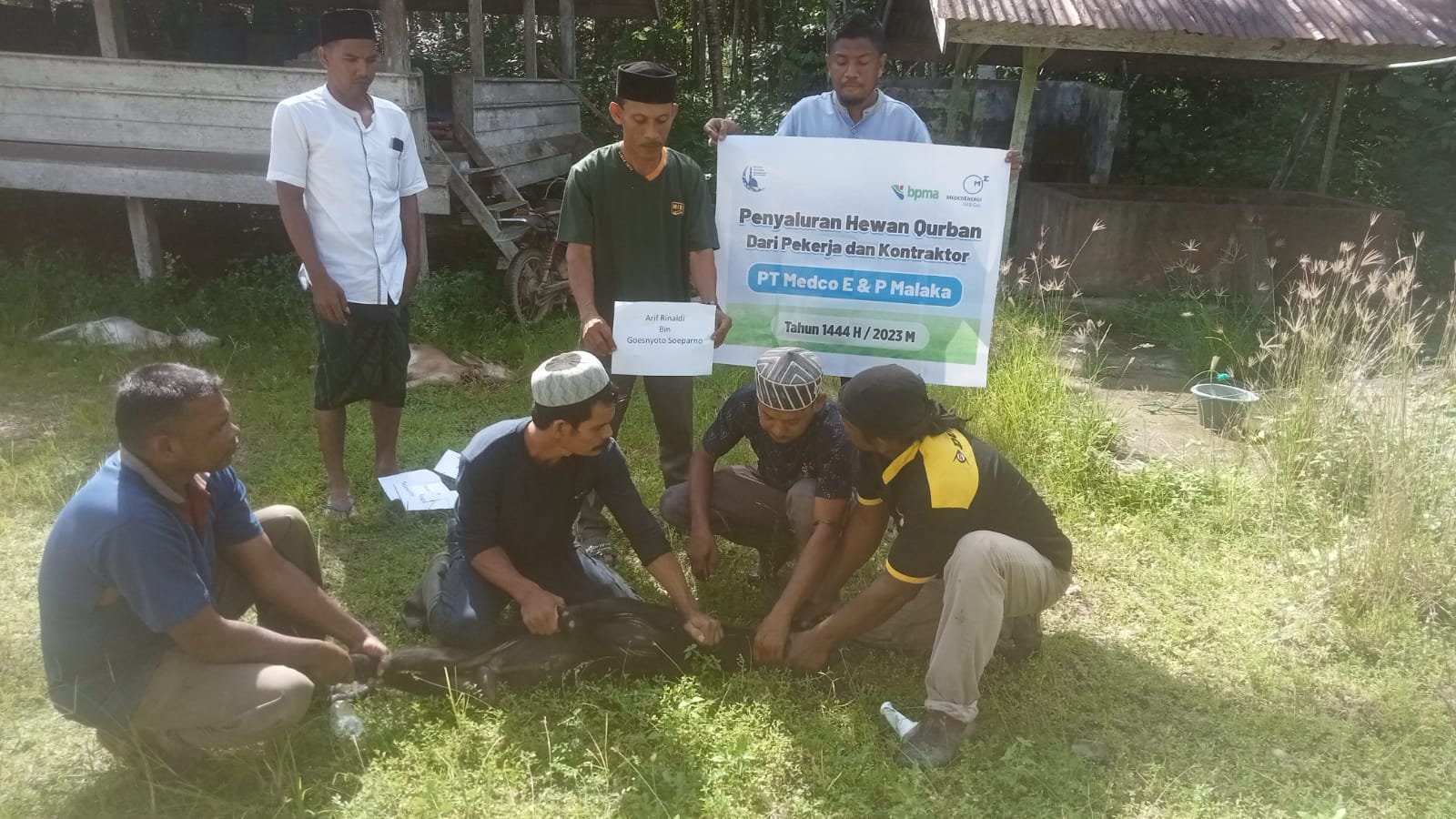 Medco E&P Malaka Serahkan Puluhan Hewan Kurban Di Desa Sekitar Area Operasi