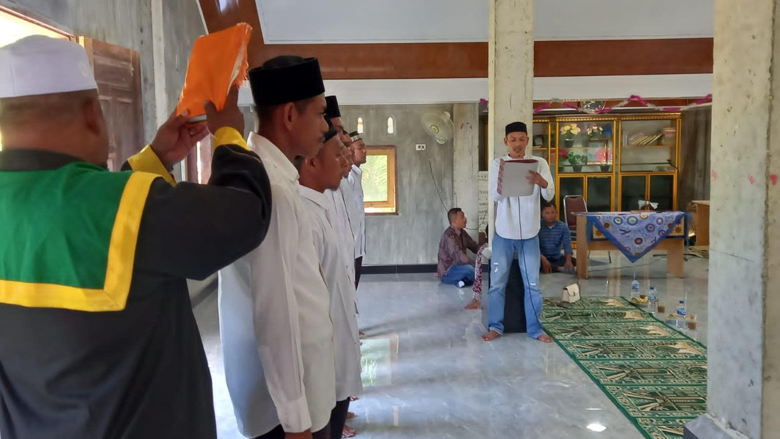Pelantikan Perangkat Desa Seuneubok Buloh idi Tunong  Berjalan Sukses