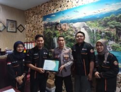 Iptu MK Umam Terima Apresiasi Pembimbing Lapangan Jurnalistik dari Mahasiswa UNIM