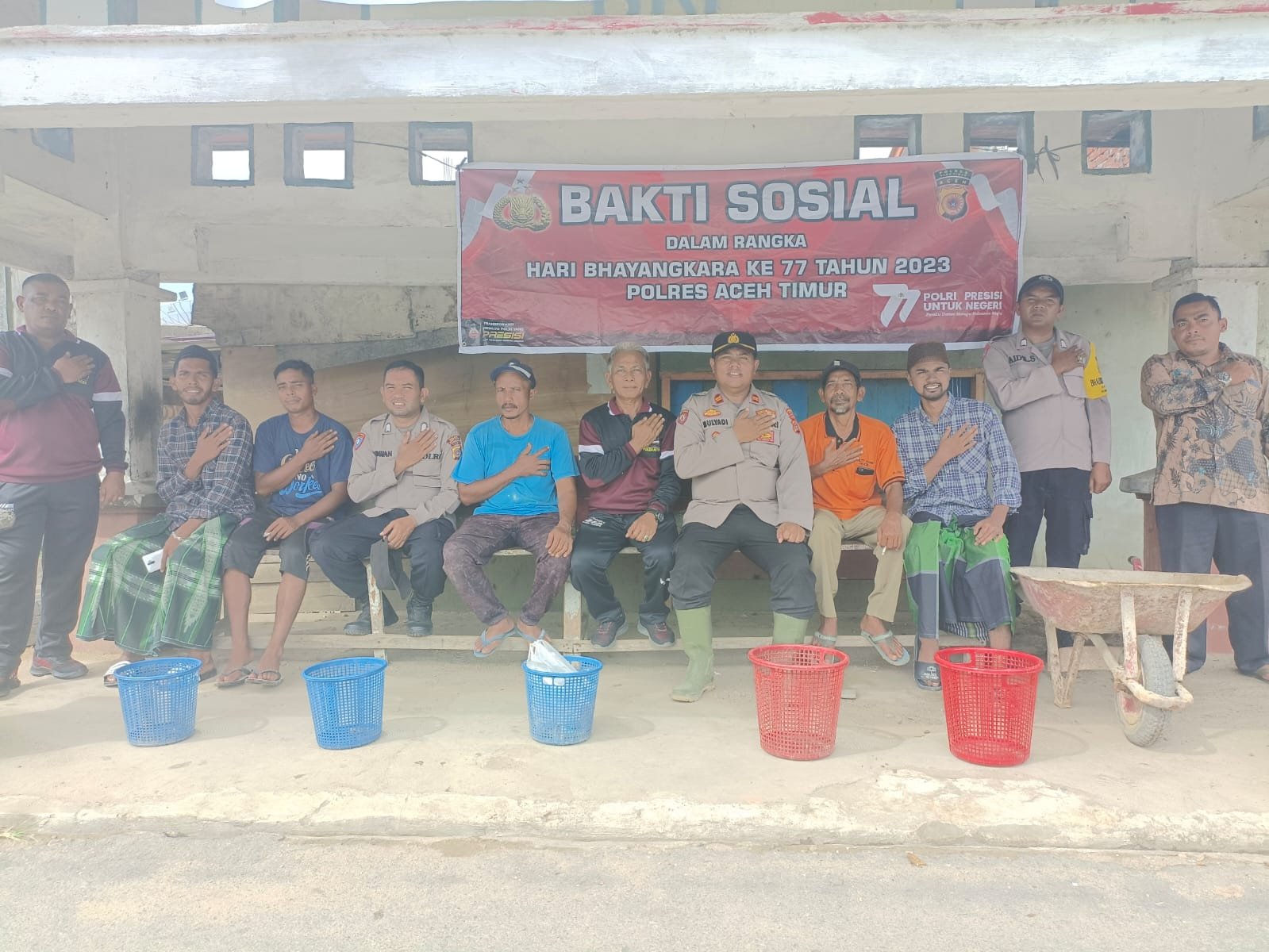 Peduli lingkungan Bakti Sosial Polsek Nurussalam di desa bagok dua kec Nurussalam kab aceh Timur