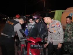 Kapolres Ponorogo Pimpin Penyekatan di Perbatasan, Suran Agung Berjalan Kondusif
