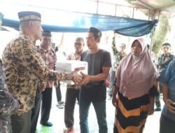 Sungguh Mulia Kepala Dinas  Disdikbud  Aceh Timur Salurkan  Bantuan Musibah Kebakaran Kakak Beradik Pantee Bidari