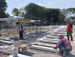 Kodim Lamongan Rehab Puluhan Makam Pahlawan