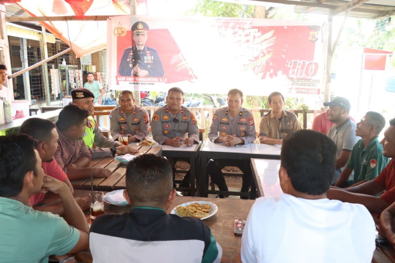 Jumat Curhat, Wakapolres Aceh Timur Edukasi Kamtibmas Warga Peudawa