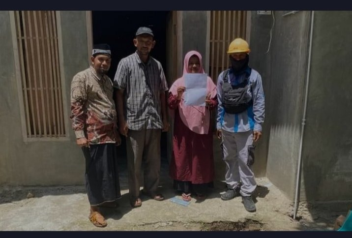 Meteran Listrik Bantuan Aspirasi H.Anwar Idris Mulai Dipasang