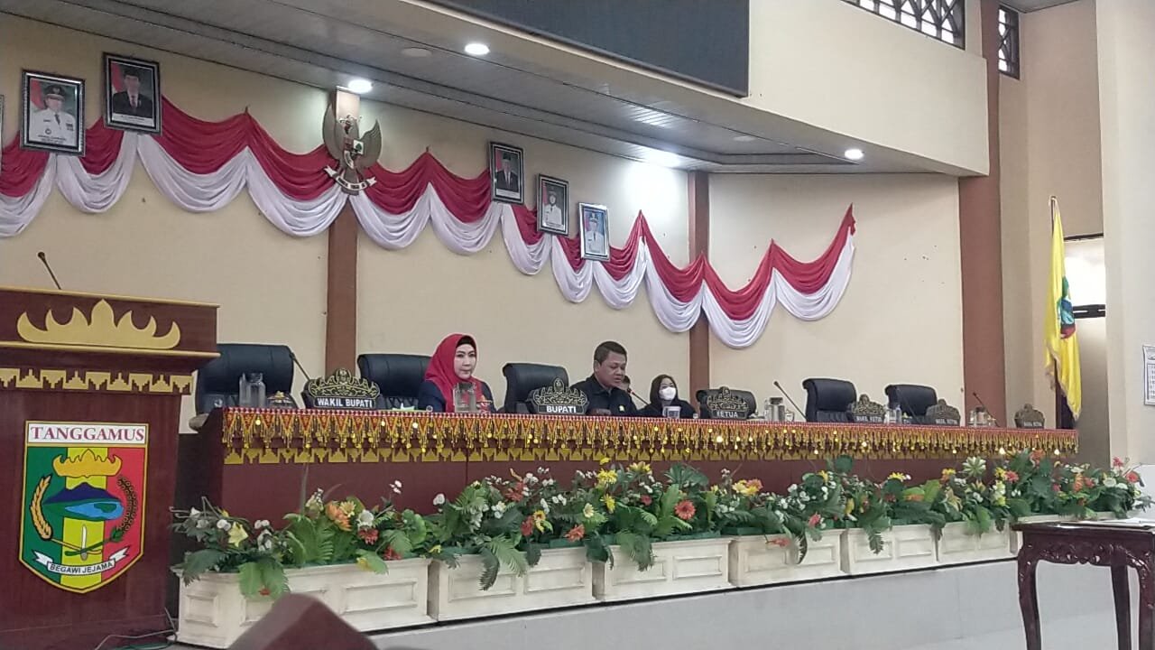 Rapat Paripurna Dalam Rangka Penanda Tanganan Nota Kesepakatan (mou) Oleh Ketua DPRD Tanggamus Bersama KUA PPAS APBD Kabupaten Tanggamus TA 2024