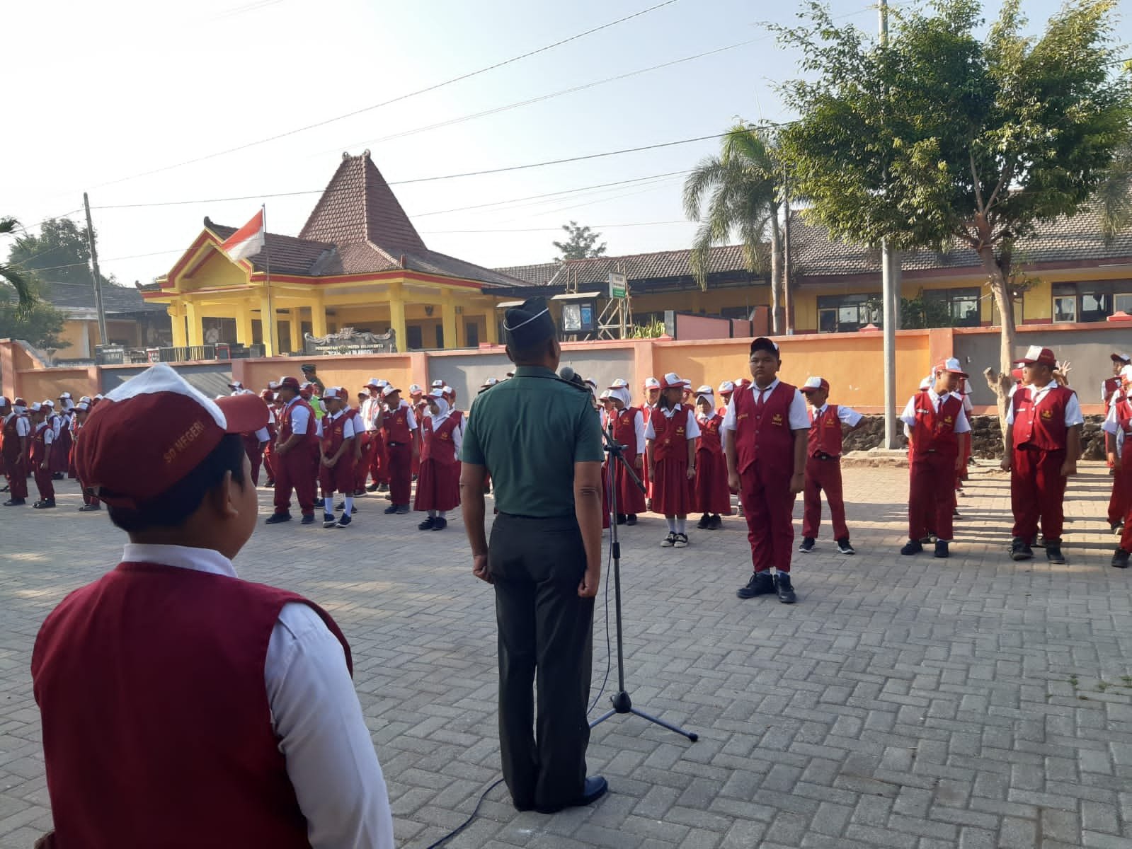 Berikan Motivasi Belajar, Bati Tuud Ramil 0815/14 Dlanggu Ajak Siswa Kenali Potensi Diri