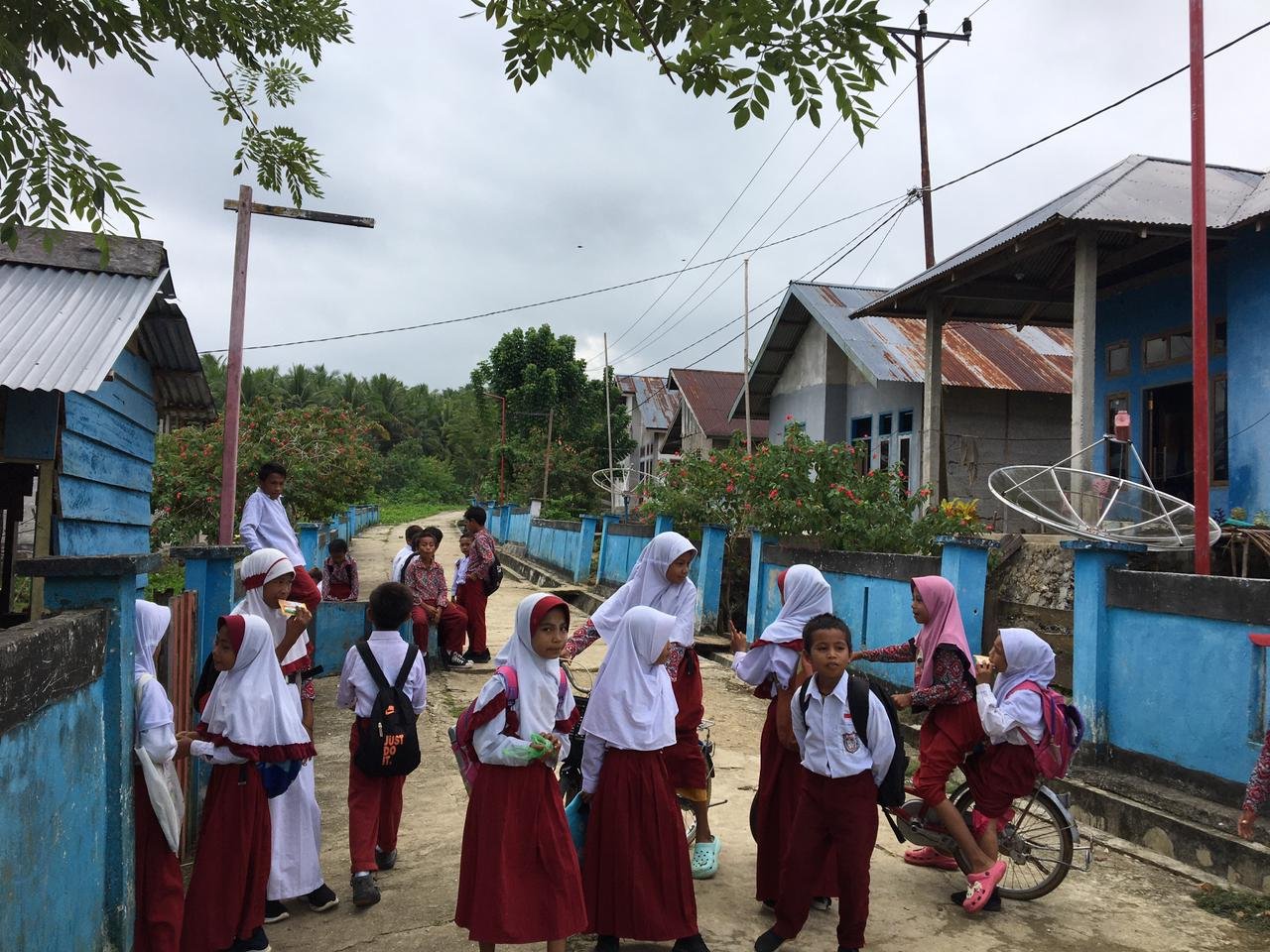 Siswa SD LPM Desa Bobo Terlantar Oknum Guru Diduga PNS Lalai Dari Tugas