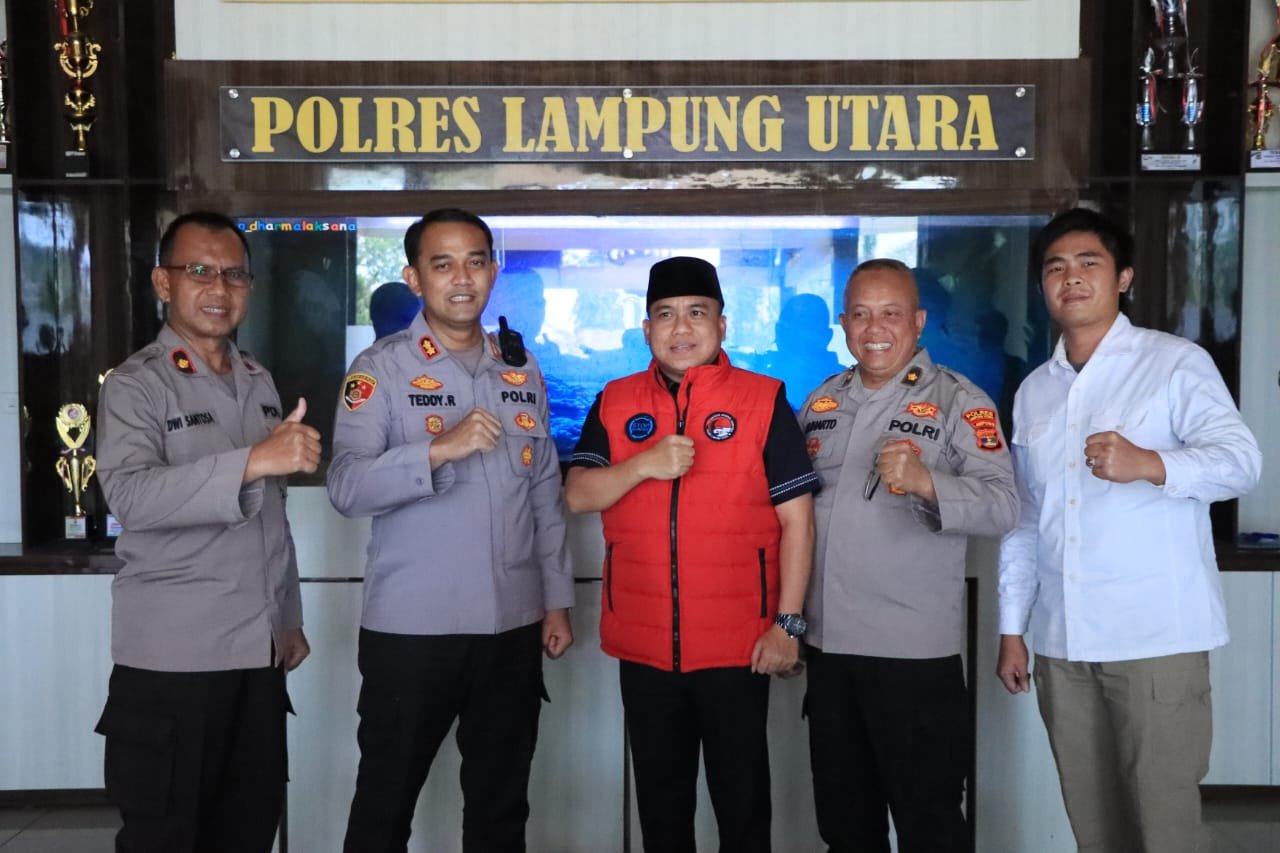 Ungkap Kasus Menonjol, Kapolres Lampung Utara Terima Penghargaan Dari Ketua DPRD Lampung Utara