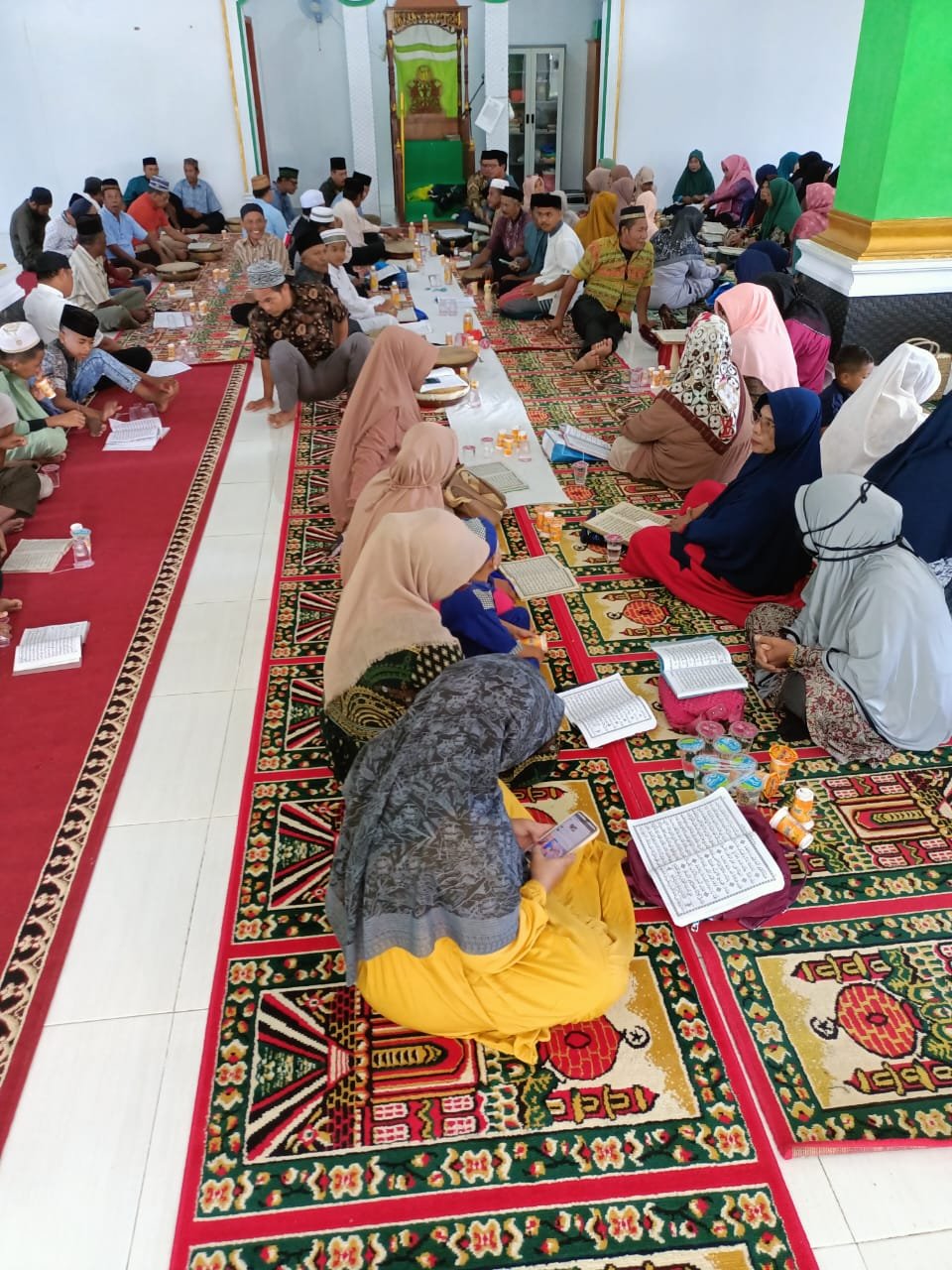 Pembacaan Riwayat Nabi Muhammad SAW di Desa Amasing Kali