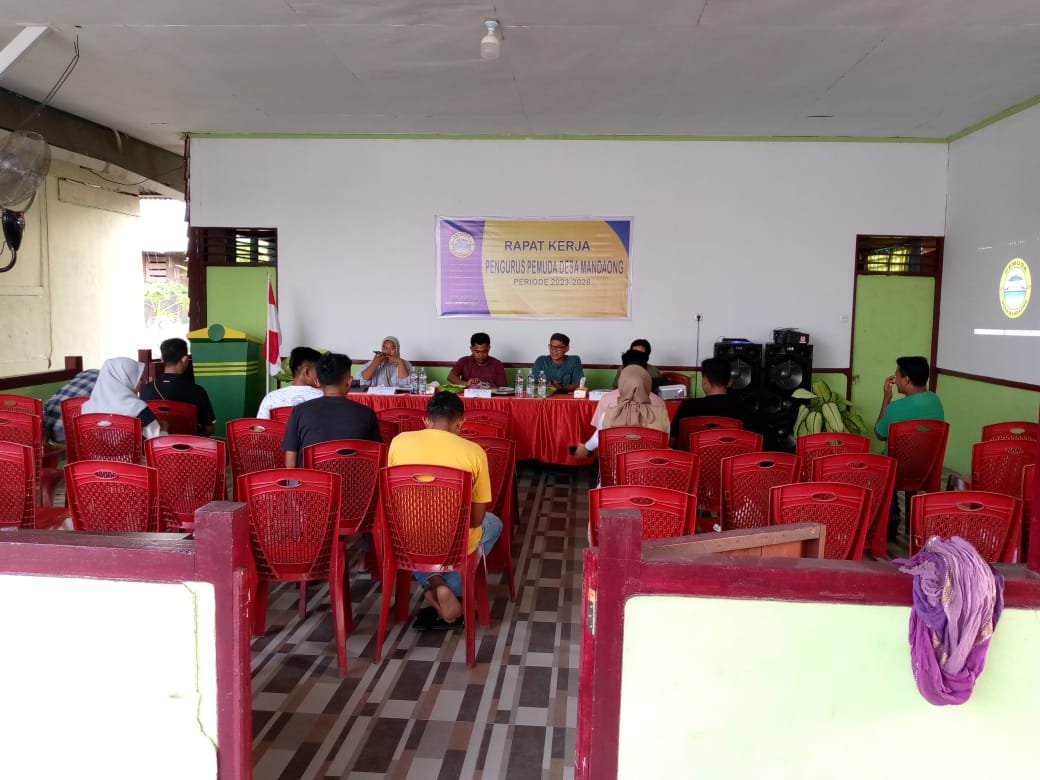 Kepala Desa Mandaong Membuka Rapat Kerja Pengurus Pemuda Desa Mandaong Periode 2023 - 2026