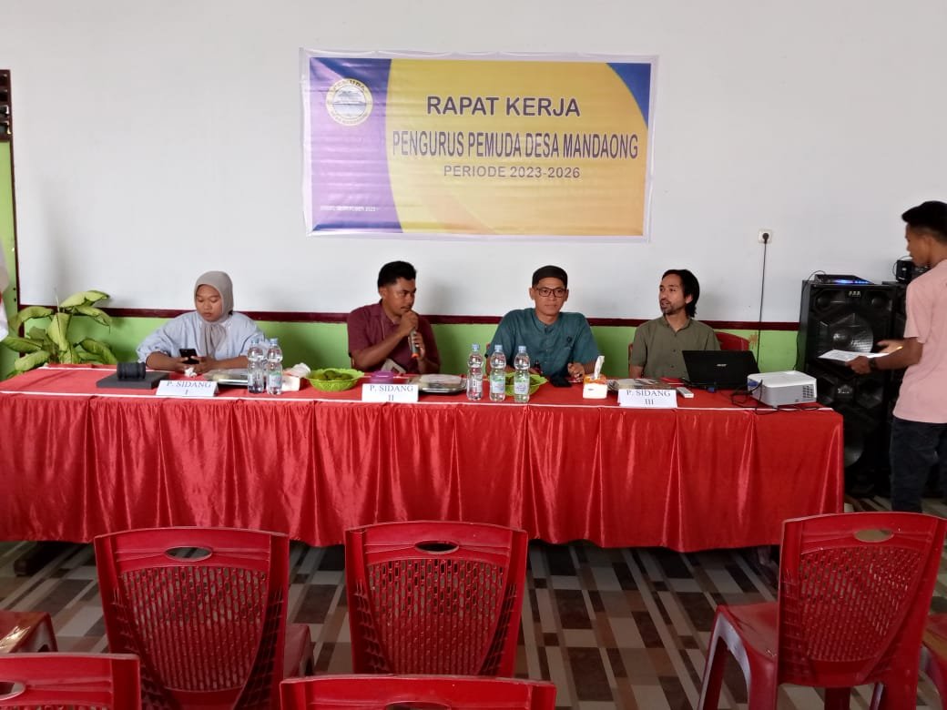 Kepala Desa Mandaong Membuka Rapat Kerja Pengurus Pemuda Desa Mandaong Periode  2023 - 2026
