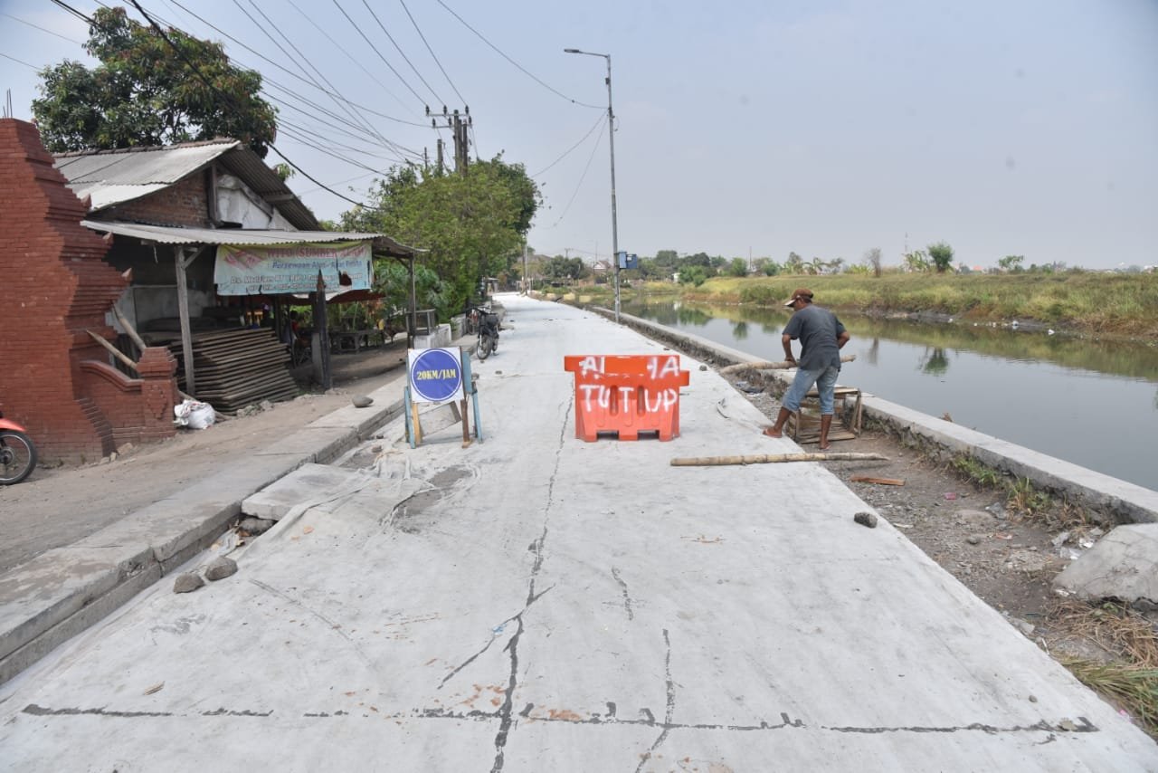 Betonisasi Tulangan-Durungbedug, Kecamatan Candi Capai Progres 36 Persen
