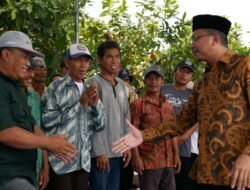 Gus Muhdlor Bekali Ratusan Petani di Sidoarjo Gunakan Alsintan dan Pestisida Nabati