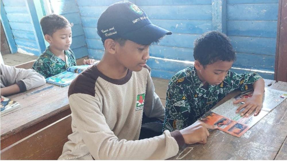 Siswa SMPIT Insan Kamil Lakukan Bakti Karya di Dusun Kalialo Kupang Jabon