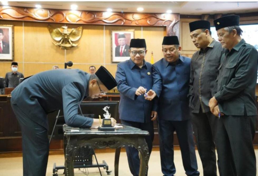 Pemerintahan DPRD dan Pemkab Sidoarjo Sahkan Perda APBD 2024 Rp 5,25 Triliun