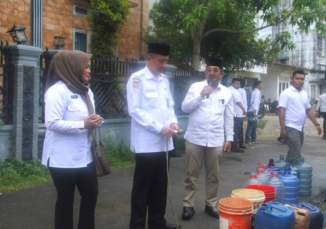 Pemkab Tanjab Barat Gelar Aksi Nyata Bagi Air Bersih untuk Masyarakat