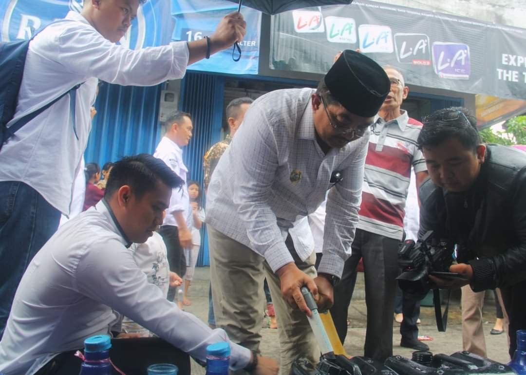 Pemkab Tanjab Barat Gelar Aksi Nyata Bagi Air Bersih untuk Masyarakat