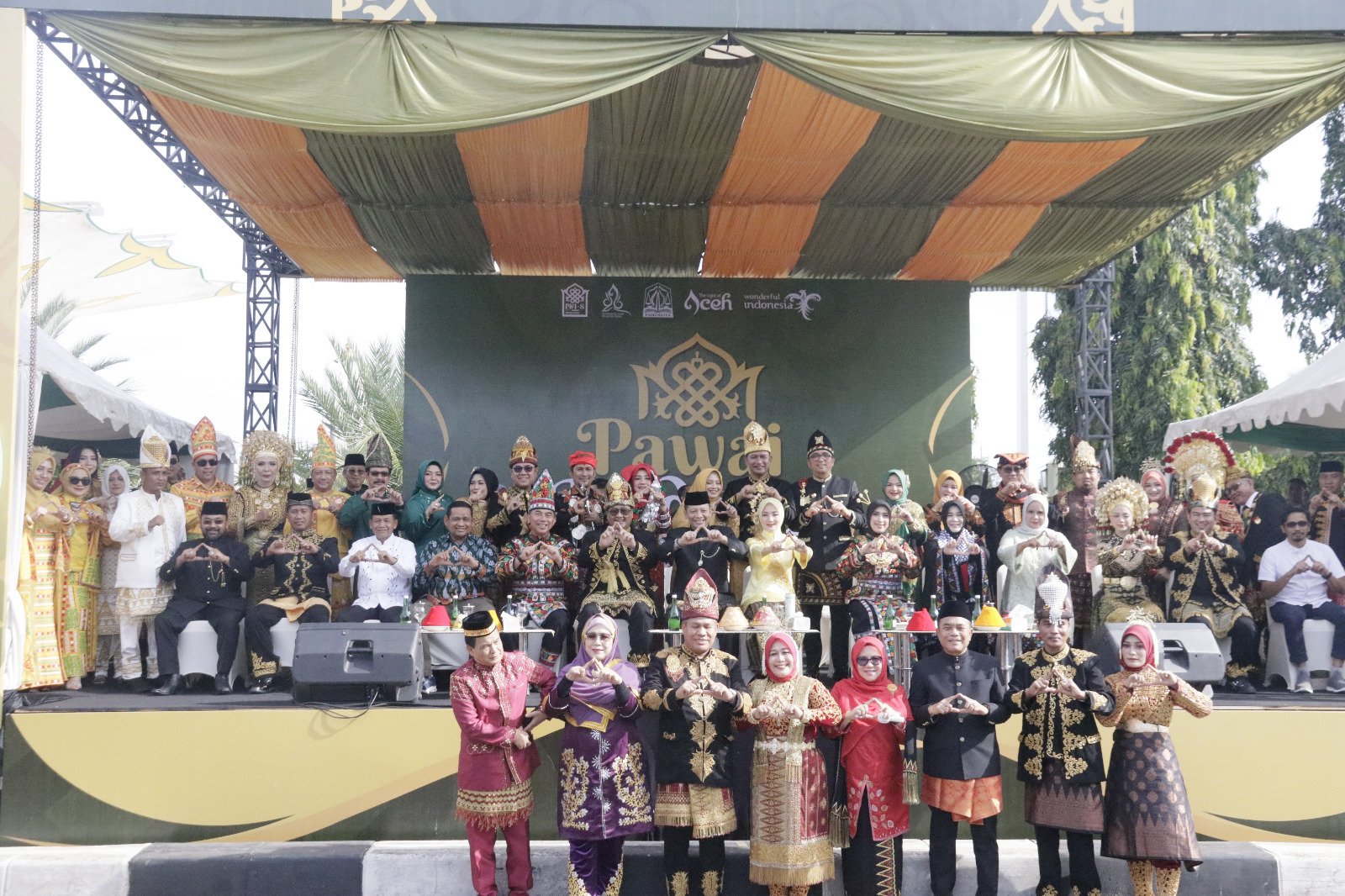 Pengunjung  Buru Ragam Kuliner Aceh Timur