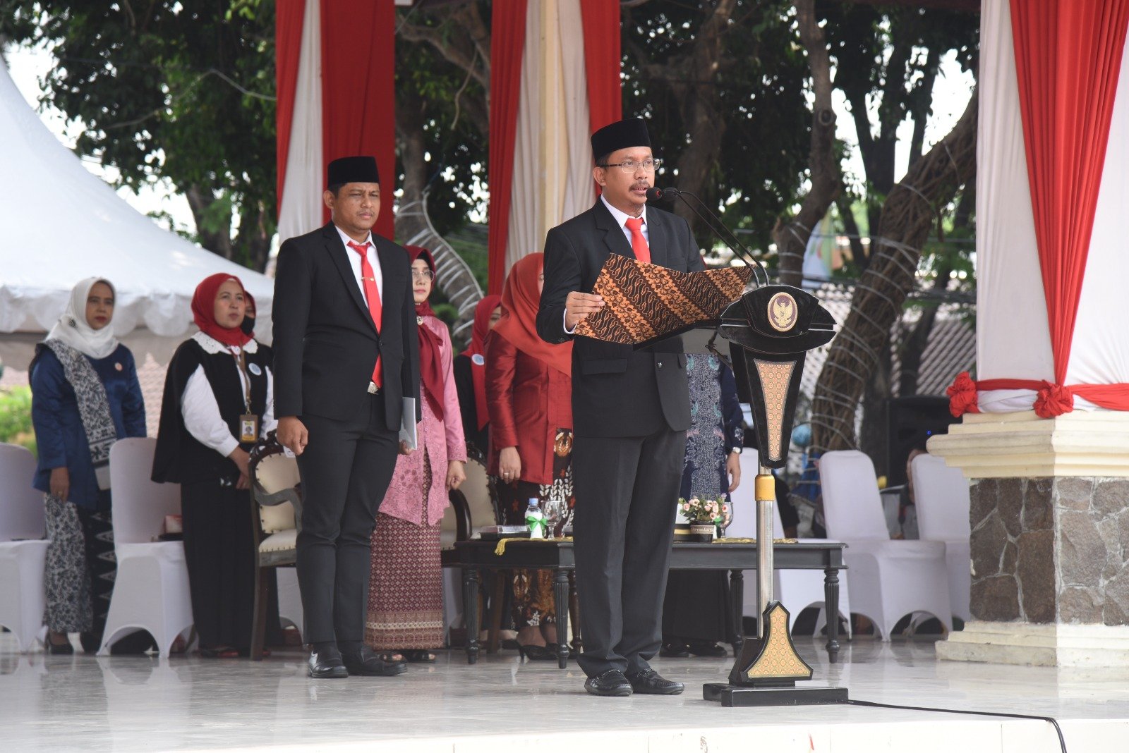 Peringati Hari Pahlawan, Bupati Gus Muhdlor Ajak Berjuang Perangi Kebodohon dan Kemiskinan