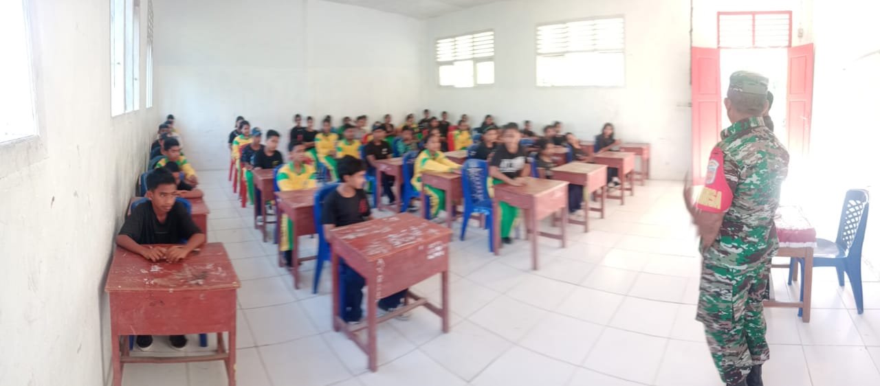 Babinsa Desa Tawa Kecamatan Bacan Timur Tengah Berikan Materi PBB, PPM Dan Sosialisasi Pencegahan Bullying di Sekolah SMP Nurul Hasan Tawa