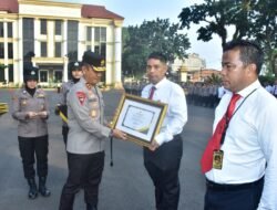 Kapolda Jambi Berikan Reward Kepada Personel Berprestasi ” Terus Berbakti Untuk Negeri”