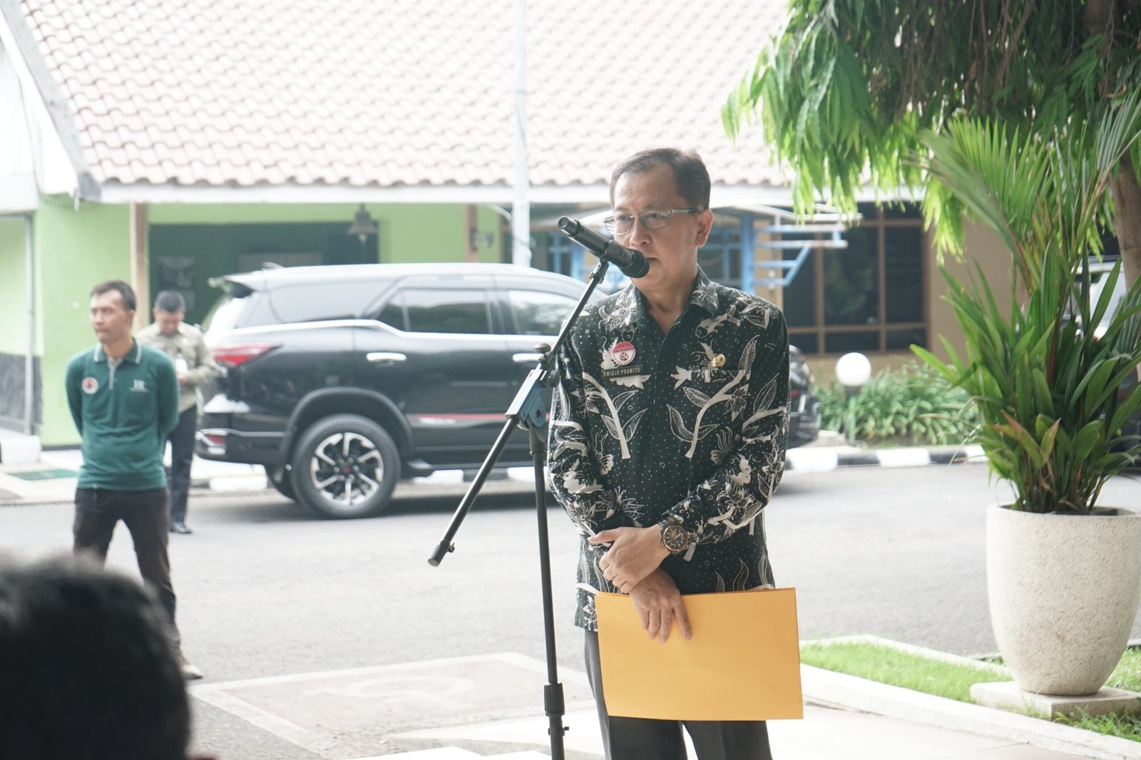 Wabup Subandi Berangkatkan 5 Ribu Lebih Bantuan Barang untuk Palestina