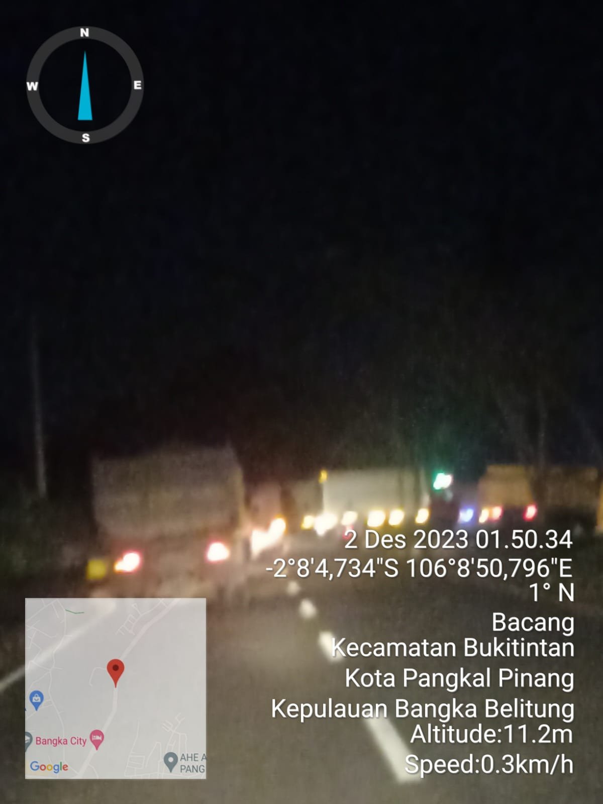 Antrian Truk di SPBU 24331151 Bacang  Jadi Ancaman Keselamatan Penguna Jalan Dan Membiarkan Atrian Tersebut Terparkir Didalam SPBU