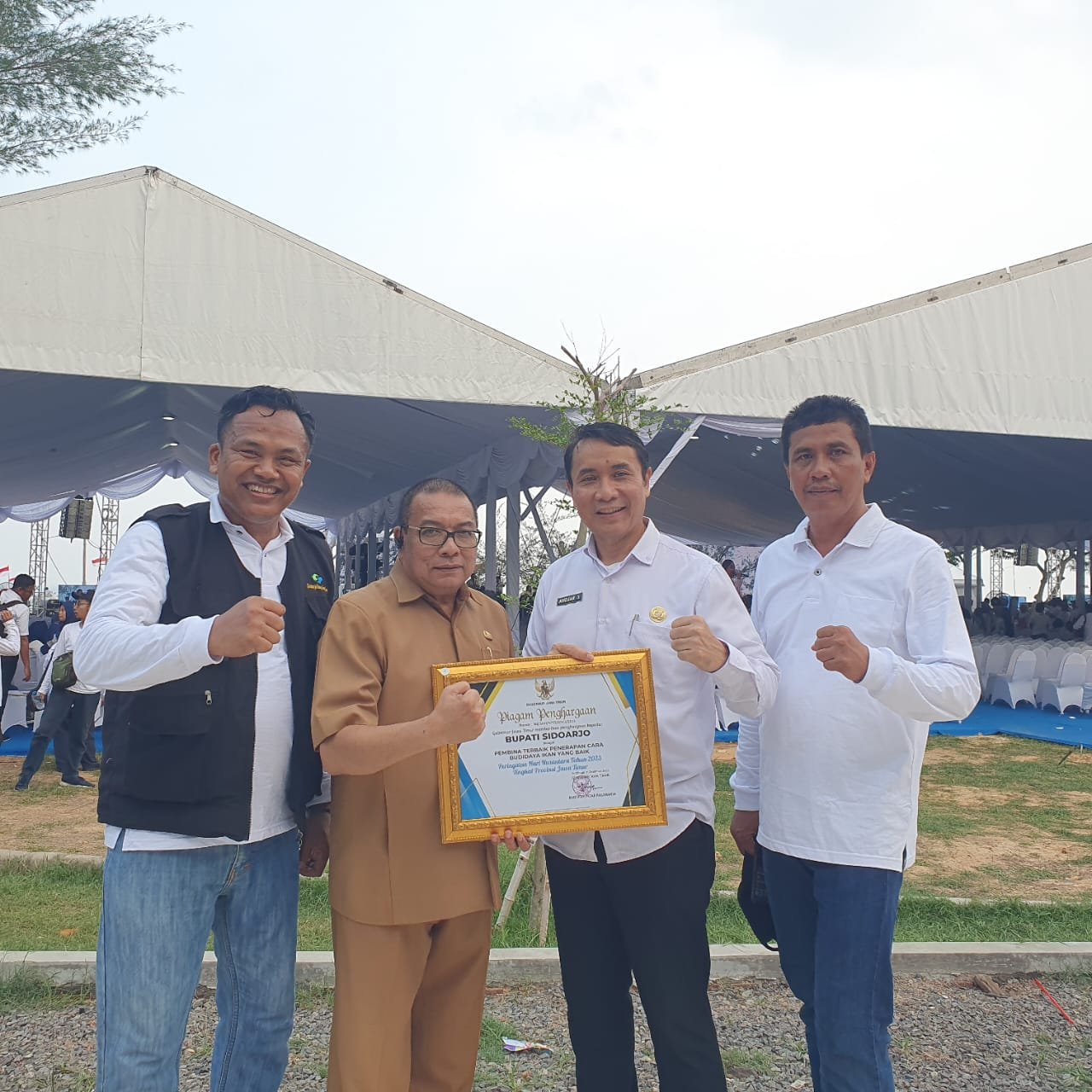 Bupati Gus Muhdlor Raih Penghargaan Pembina Terbaik Penerapan Cara Budidaya Ikan yang Baik