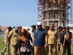 Proyek Pengentasan Kawasan Kumuh Yang Dikerjakan Dinas Perkim, Ditinjau Pj. Bupati Sugiat