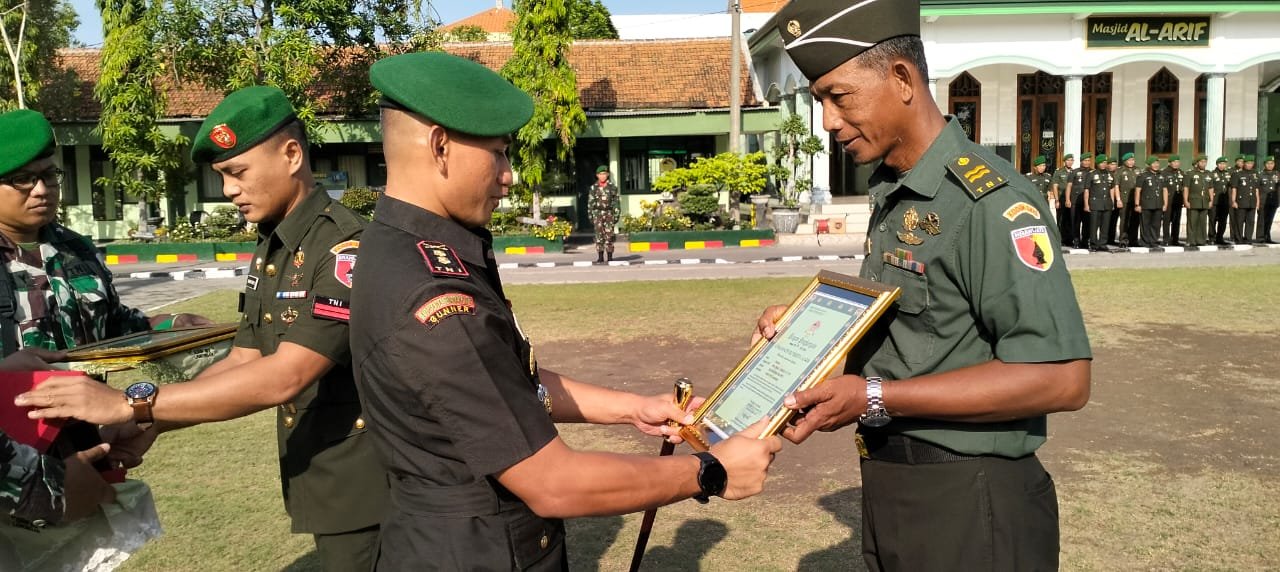 Tiga Anggota Masuki Masa MPP, Dandim Lamongan Gelar Tradisi Pelepasan
