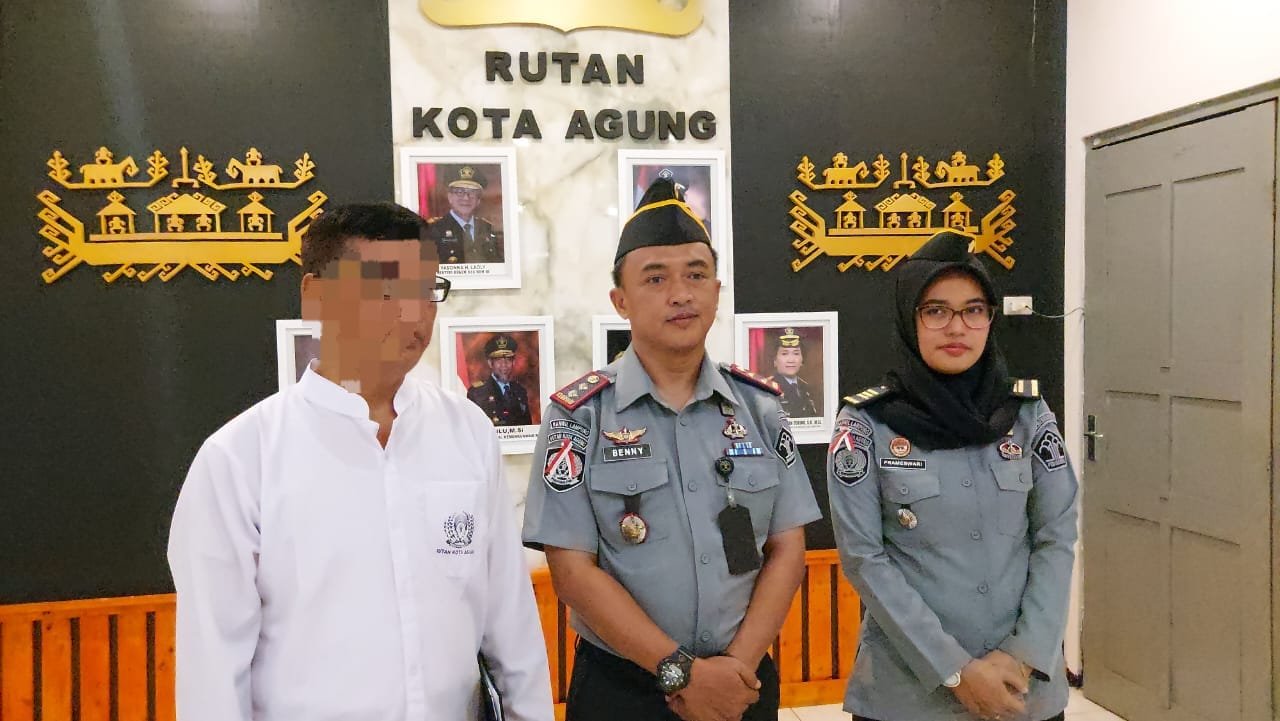 Karutan Kelas II B KotaAgung Serahkan Remisi Khusus Natal