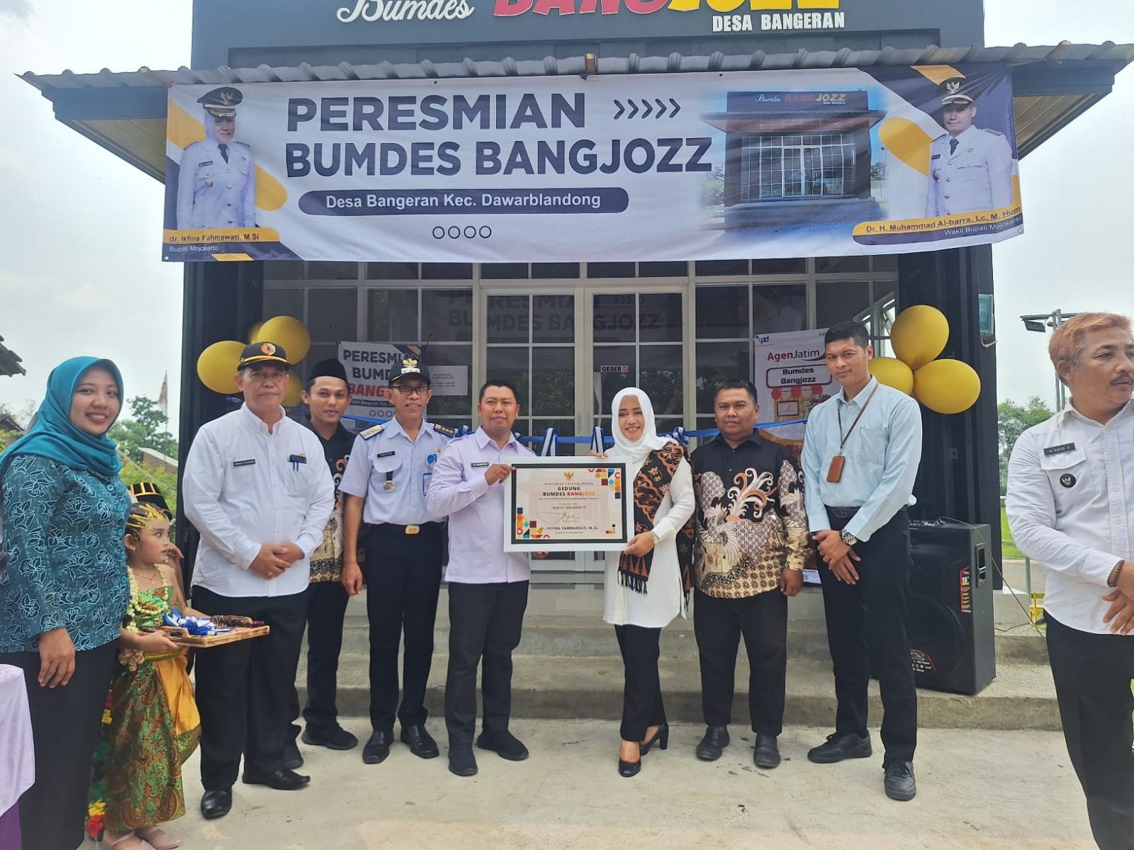 Bupati Mojokerto Serahkan BSRS Dan Resmikan BUMDes Bangjozz Desa Bangeran