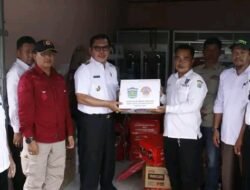 Walikota Drs. Ahmadi Zubir Peduli Korban Banjir di Kecamatan Hamparan Rawang Sungai Penuh